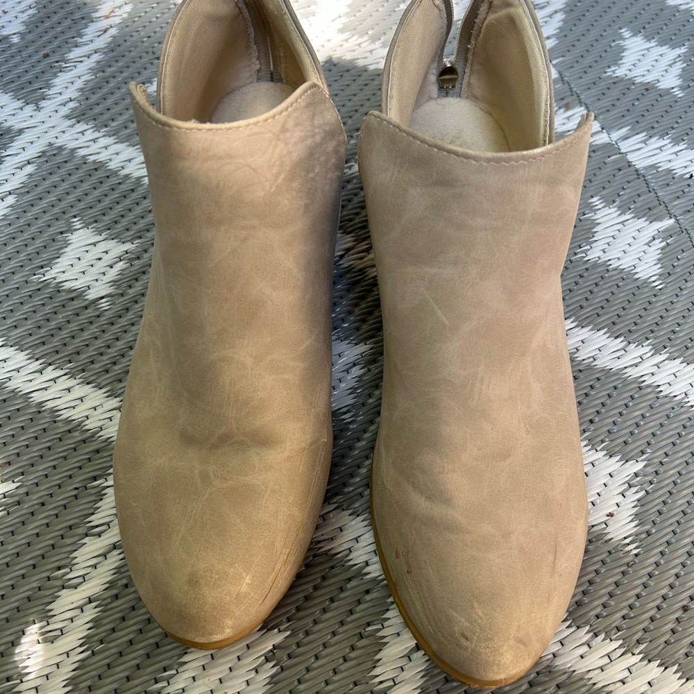 3/$15 🇨🇦Stylish Tan Ankle Boots
